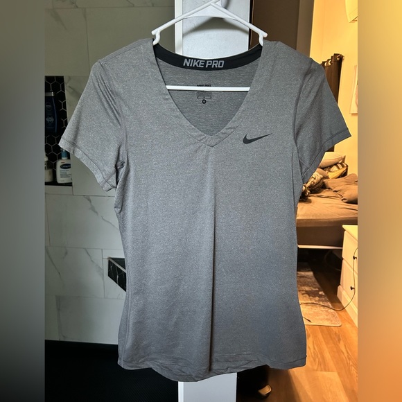Nike Pro Heather Gray V-Neck Tee - Picture 1 of 2